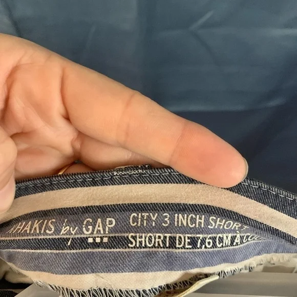 GAP khaki shorts - Picture 3 of 3